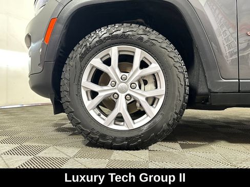 Used 2022 Jeep Grand Cherokee Limited w/ Luxury Tech Group II AWD/4WD image 8
