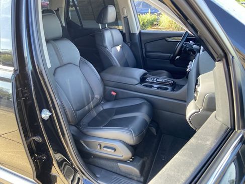 Used 2025 Honda Pilot Touring image 20