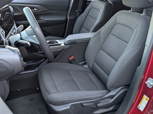 Used 2025 Chevrolet Equinox EV LT image 15