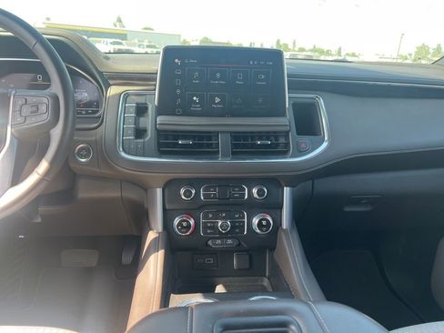 Used 2024 GMC Yukon XL SLE RWD image 13