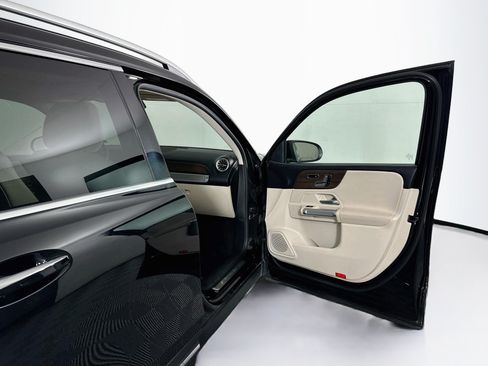 Used 2023 Mercedes-Benz GLB 250 4MATIC image 33