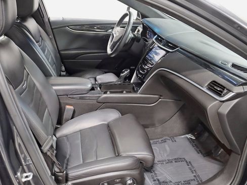 Used 2018 Cadillac XTS Vsport Platinum image 31