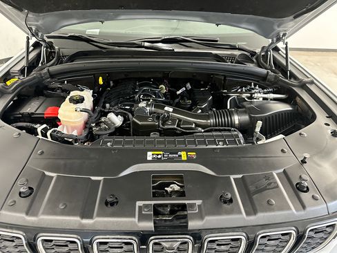 Used 2024 Jeep Grand Cherokee L Limited w/ Luxury Tech Group II image 37