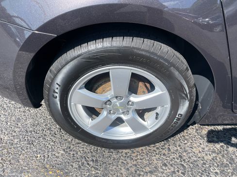 Used 2015 Chevrolet Cruze LT image 11