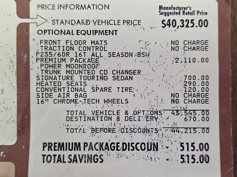 Used 1999 Lincoln Town Car Signature image 24