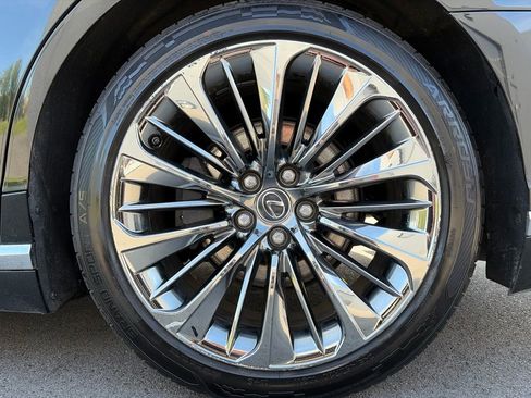 Used 2019 Lexus LS 500 w/ Interior Upgrade Package RWD image 19