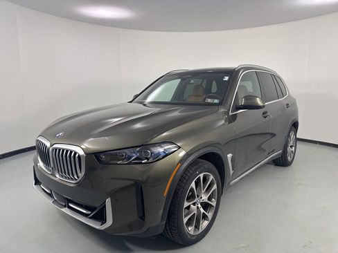 Certified 2024 BMW X5 xDrive40i w/ Premium Package image 3