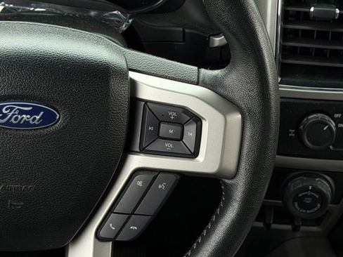 Used 2017 Ford F150 Lariat RWD image 18
