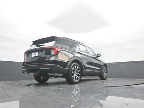 New 2026 Ford Explorer ST-Line image 32