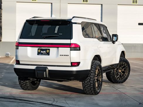 Used 2025 Lexus GX 550 image 13