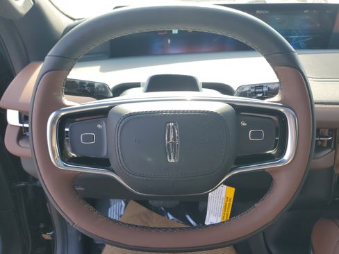 New 2026 Lincoln Navigator Reserve image 14