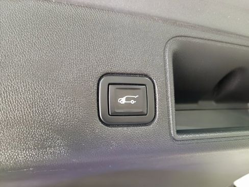 Used 2021 GMC Terrain SLT image 50