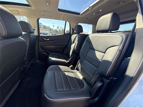 Used 2021 GMC Acadia Denali w/ Denali Technology Package image 11