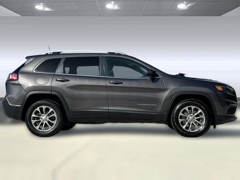 Used 2019 Jeep Cherokee Latitude Plus AWD/4WD image 7