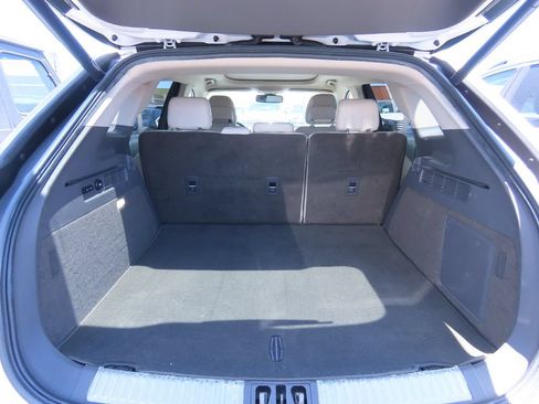 Used 2017 Lincoln MKX Reserve w/ Driver Assistance Package FWD image 12