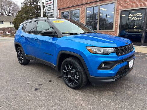 Used 2024 Jeep Compass Latitude w/ Convenience Group image 26