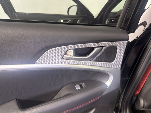 Used 2023 Genesis G70 2.0T w/ Sport Prestige Package RWD image 7
