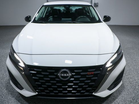 Used 2024 Nissan Altima 2.5 SR image 4