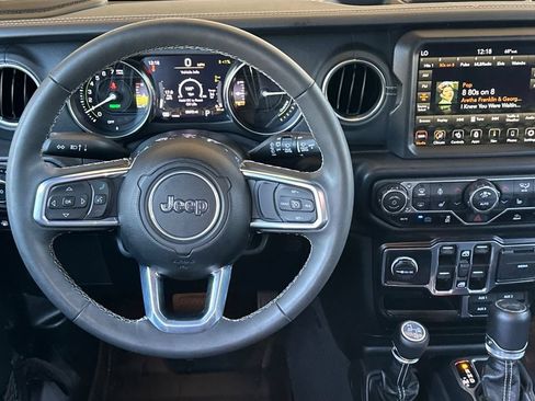 Used 2023 Jeep Wrangler Unlimited Sahara w/ Cold Weather Group AWD/4WD image 11