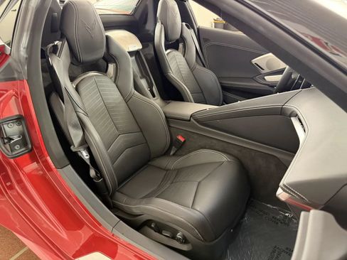 Used 2022 Chevrolet Corvette Stingray Preferred Conv w/ Z51 Performance Package RWD image 38