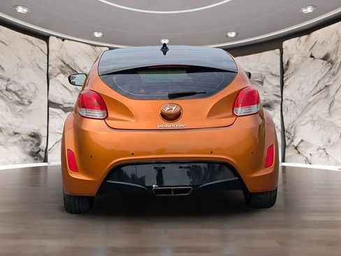 Used 2016 Hyundai Veloster w/ Option Group 03 FWD image 9
