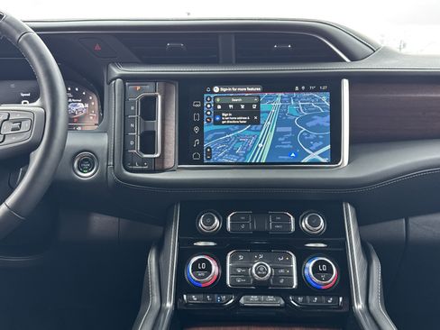 Used 2024 GMC Yukon Denali Ultimate AWD/4WD image 29