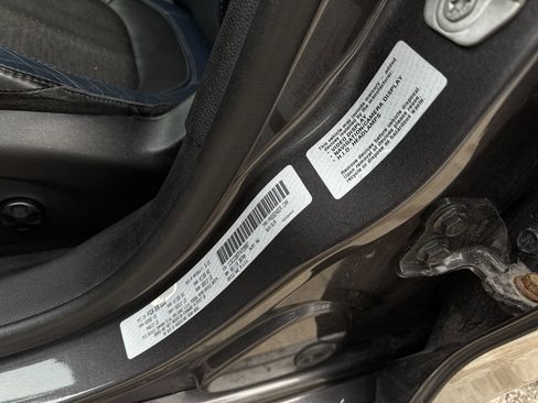 Used 2015 Chrysler 200 S w/ Comfort Group image 34