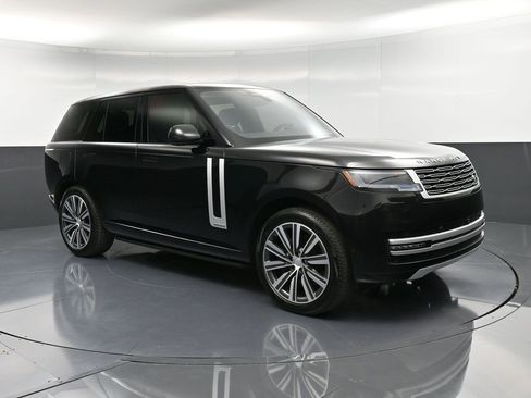 Used 2023 Land Rover Range Rover Autobiography image 10