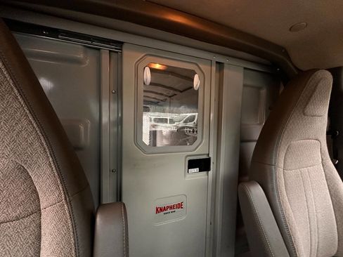 Used 2017 Chevrolet Express 3500 image 11