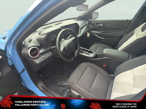 Used 2024 Chevrolet Trax RS w/ Driver Confidence Package FWD image 15