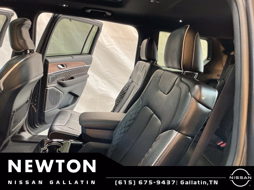 Used 2024 Jeep Grand Cherokee L Summit w/ High Altitude Package AWD/4WD image 38