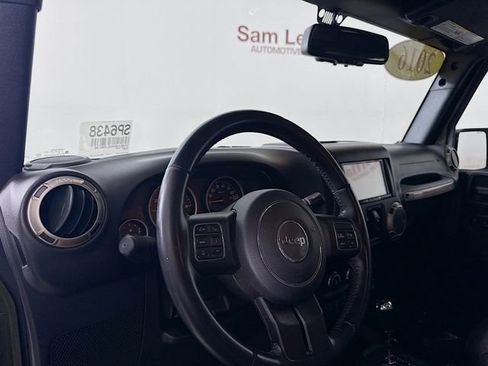 Used 2016 Jeep Wrangler Unlimited Sahara AWD/4WD image 11