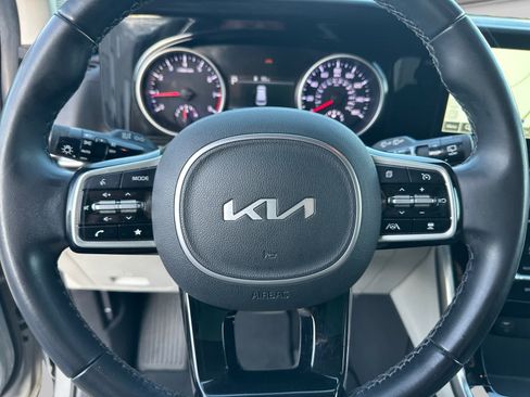 Used 2022 Kia Carnival SX FWD image 13