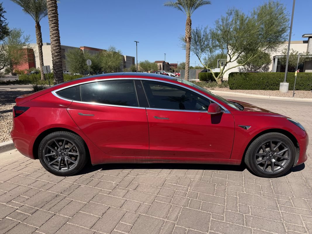 Used 2019 Tesla Model 3 Standard Range RWD image 2