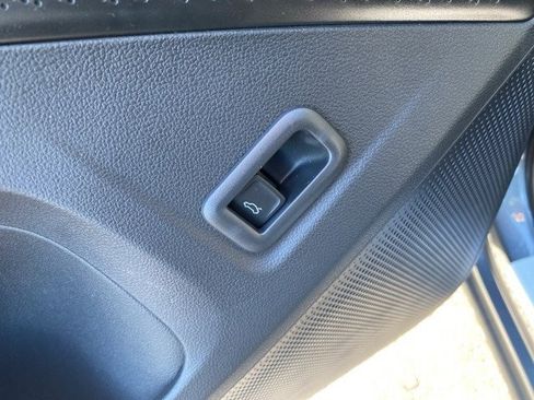 New 2025 Volkswagen Tiguan SE image 26