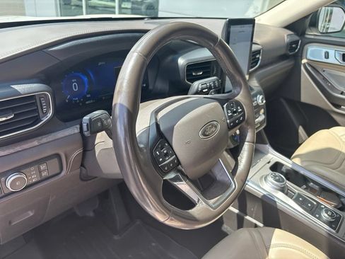 Used 2020 Ford Explorer Platinum w/ Premium Technology Package AWD/4WD image 7