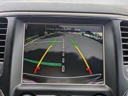 Used 2017 Jeep Grand Cherokee Limited w/ Luxury Group II image 14