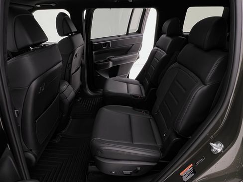 Used 2025 Hyundai Santa Fe Calligraphy image 17