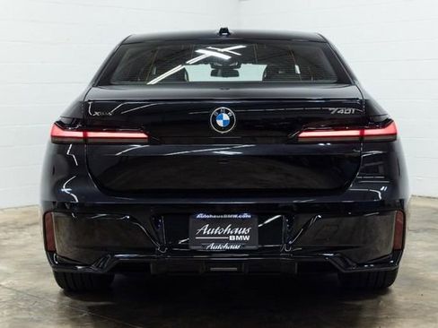 Certified 2025 BMW 740i xDrive AWD/4WD image 9