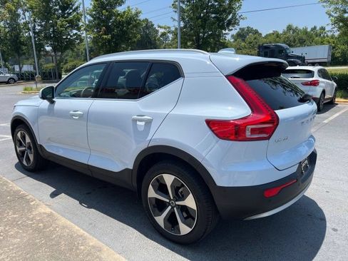 Used 2024 Volvo XC40 B5 Plus AWD/4WD image 4