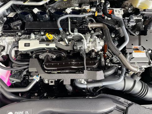 Certified 2025 Toyota Prius XLE FWD image 41