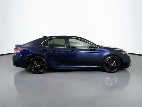 Used 2022 Toyota Camry XSE FWD image 9