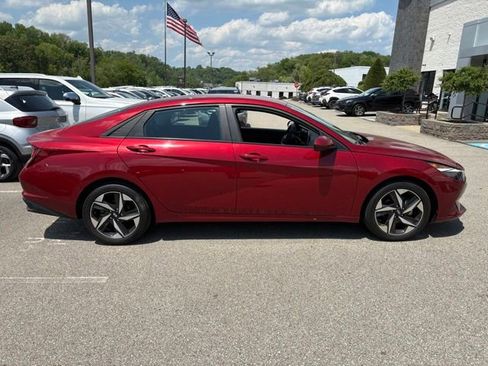 Used 2023 Hyundai Elantra SEL w/ Convenience Package FWD image 6