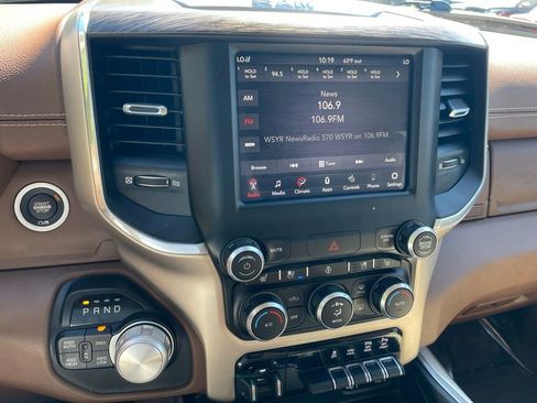 Used 2019 RAM 1500 Laramie AWD/4WD image 15