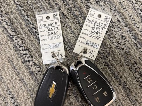 Used 2017 Chevrolet Cruze Premier w/ Enhanced Convenience Package FWD image 30