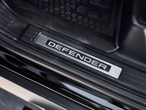 Used 2026 Land Rover Defender 110 OCTA AWD/4WD image 30