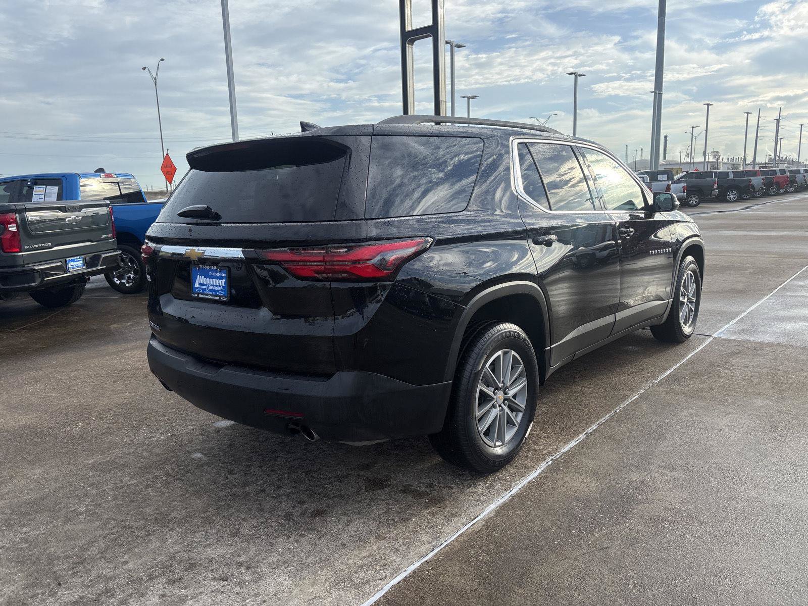 Used 2023 Chevrolet Traverse LT AWD/4WD image 12