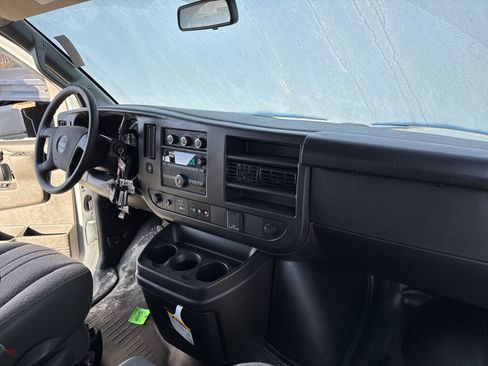 New 2024 GMC Savana 3500 Work Van w/ Power Convenience Package image 20