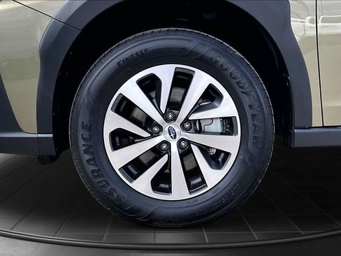 Used 2025 Subaru Outback Premium AWD/4WD image 8