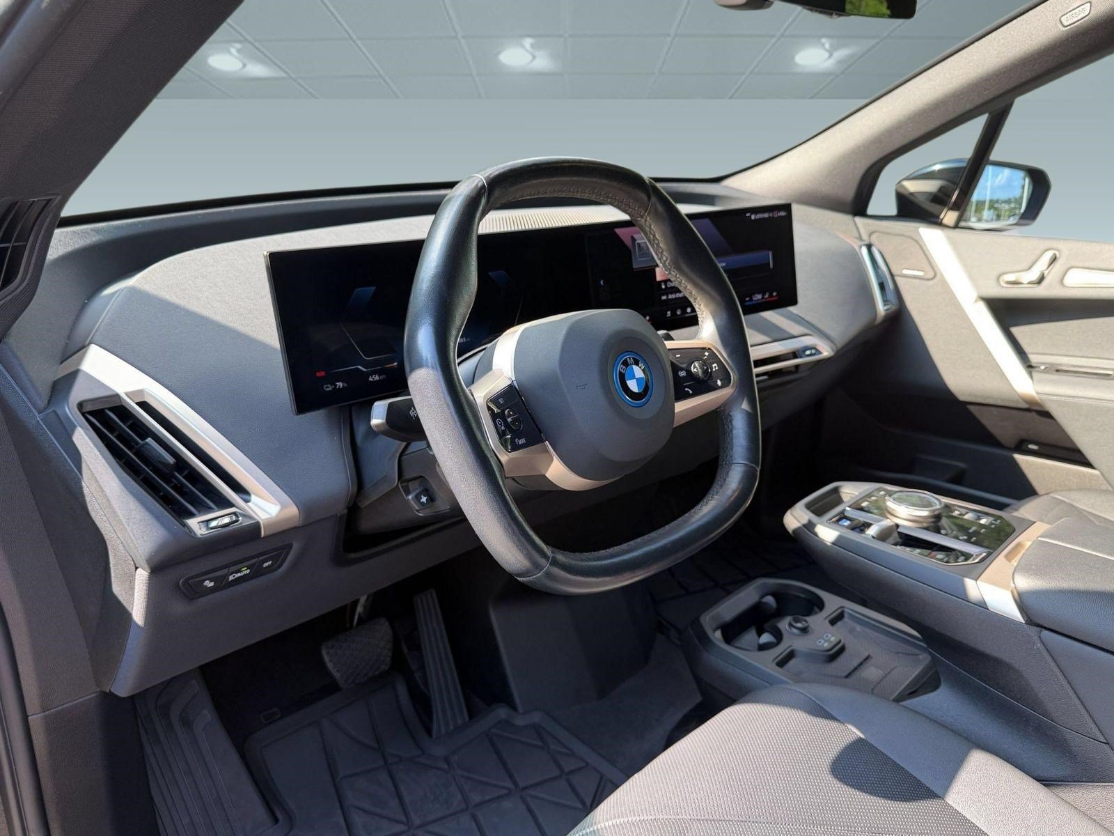 Certified 2024 BMW iX xDrive50 w/ Premium Package AWD/4WD image 4